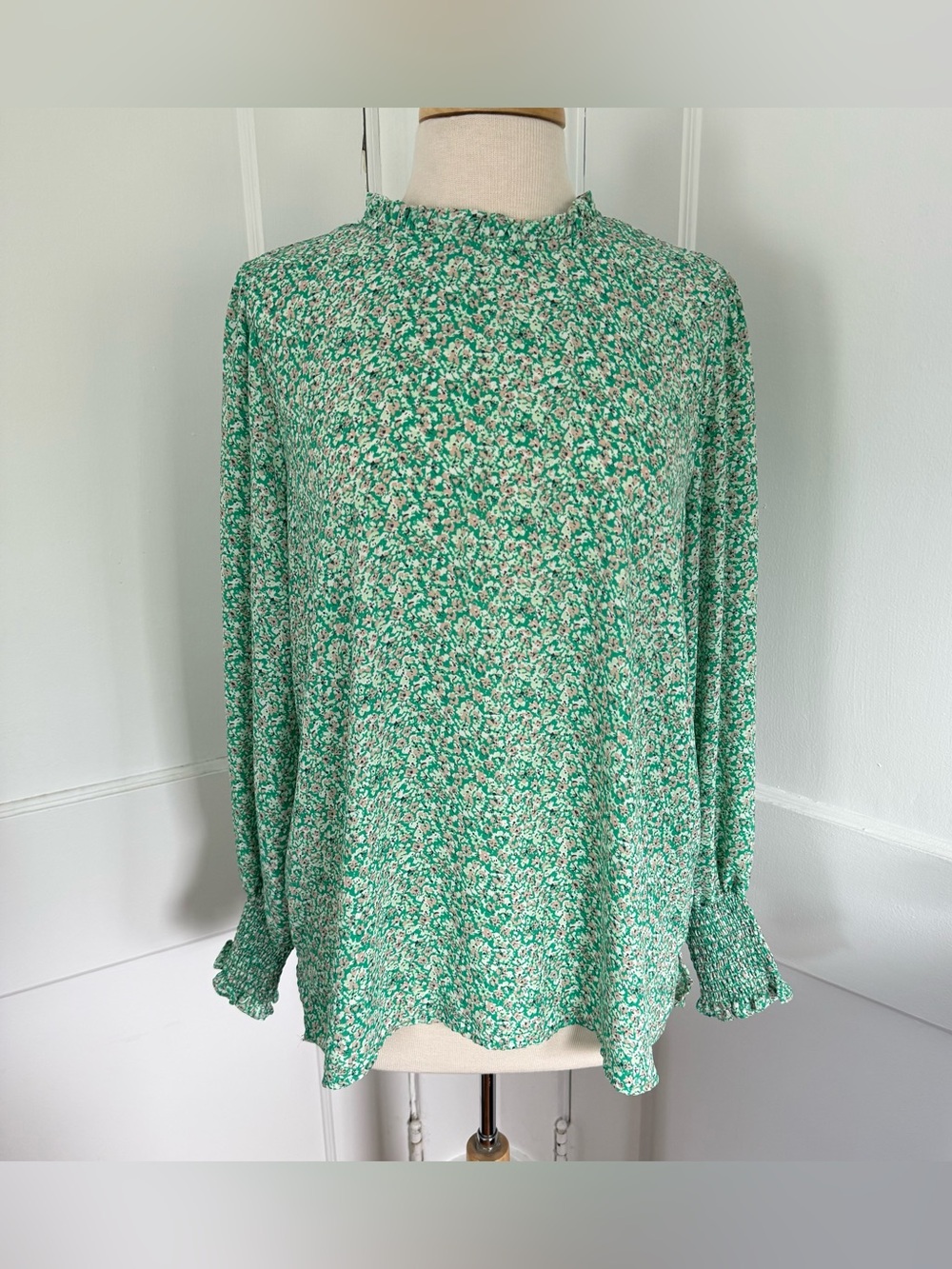cupcakes & cashmere Green Ditsy Floral Long-Sleeve Blouse Size XL